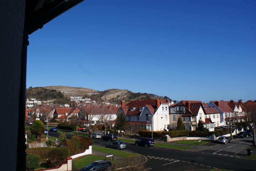 Cleave Court Guest House Llandudno Exterior photo